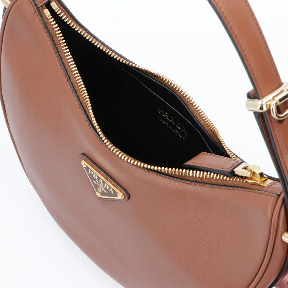 PRADA ショルダーバッグ レザー 三日月バッグ ロゴ