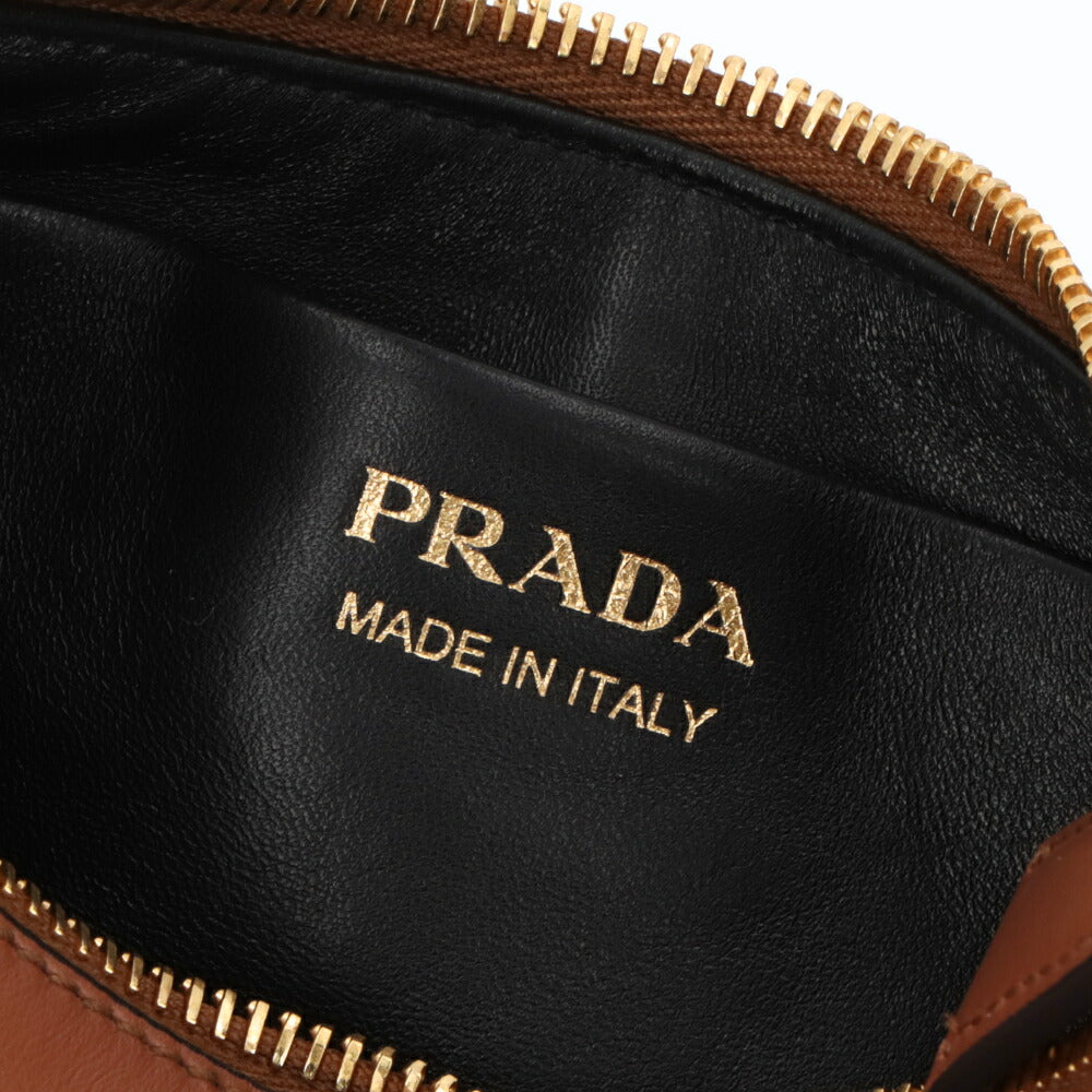 PRADA ショルダーバッグ レザー 三日月バッグ ロゴ