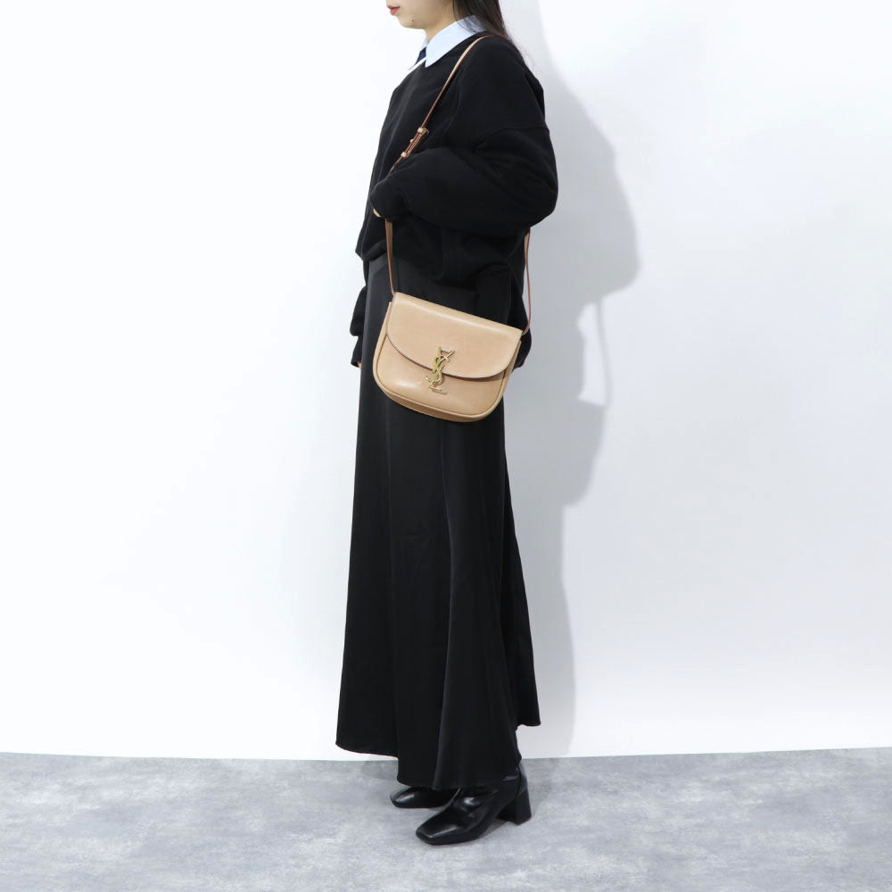 サンローラン SAINT LAURENT バッグ ショルダーバッグ レディース ベージュ YSLロゴプレート サッチェルバッグ