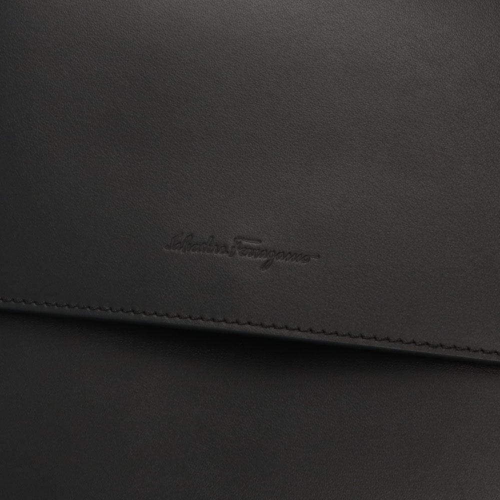 フェラガモ FERRAGAMO バッグ ショルダーバッグ メンズ Sランク レザー ブラック ロゴ シルバー金具 718969