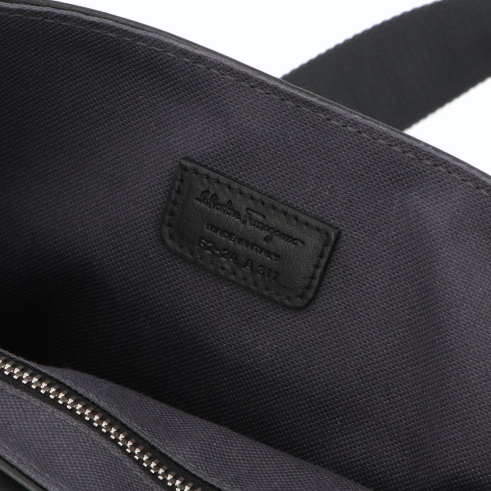 フェラガモ FERRAGAMO バッグ ショルダーバッグ メンズ Sランク レザー ブラック ロゴ シルバー金具 718969