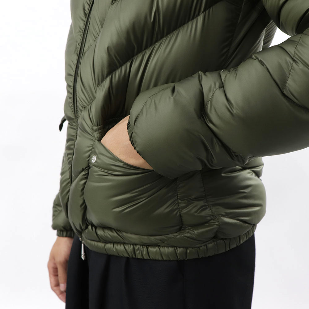 モンクレール 1A535 00 C0355 818 ダウンジャケット