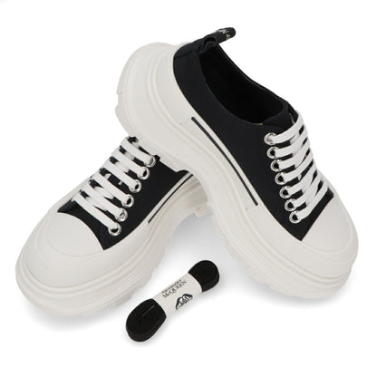 ALEXANDERMCQUEEN スニーカー  ブラック×ホワイト ホワイト×ブラック ホワイト 697072