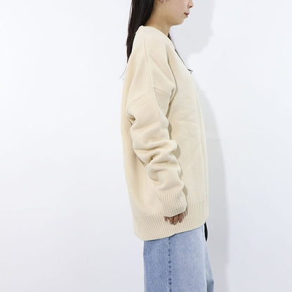 AMI PARIS ニット アイボリー ハートロゴ ワンポイント  UKS002.018