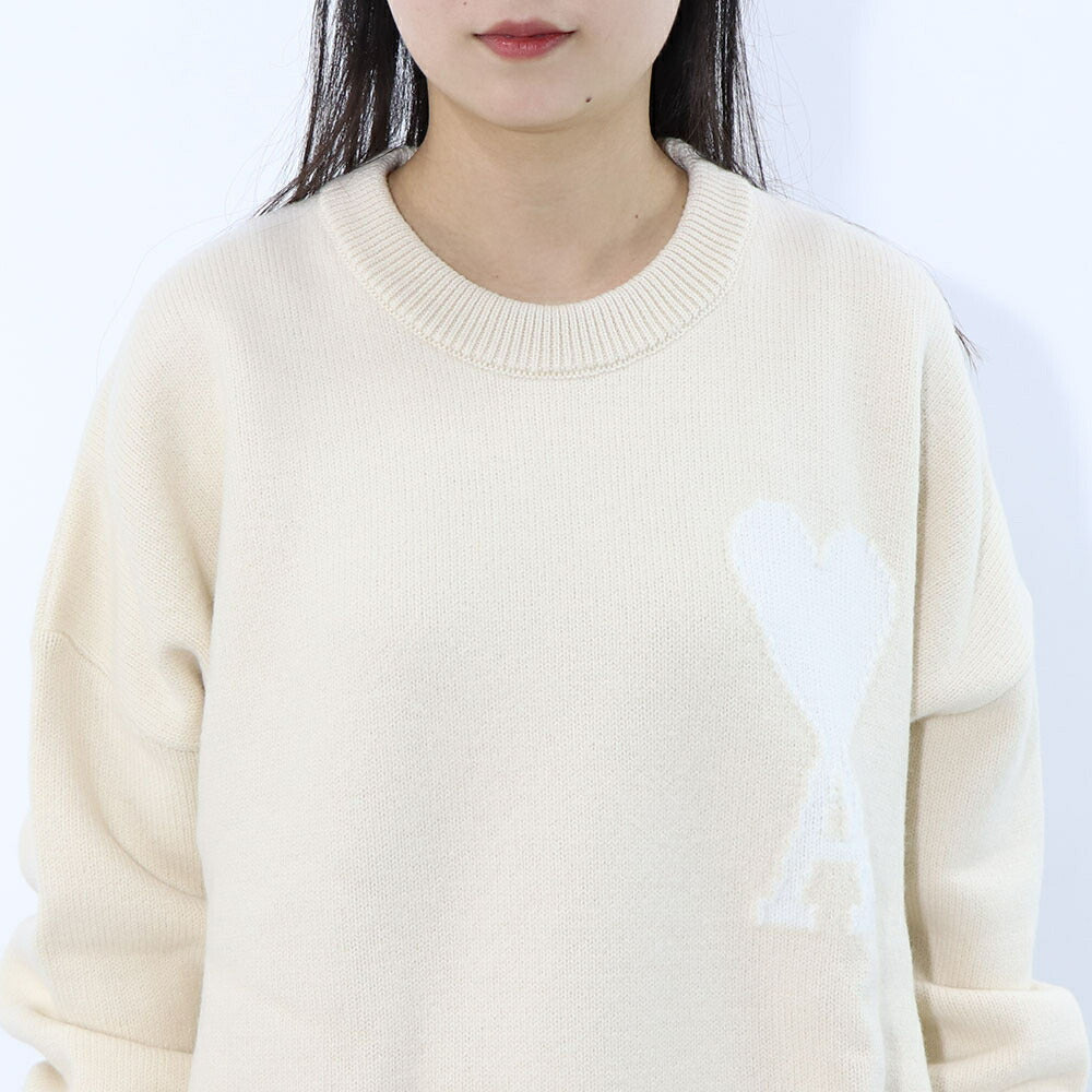 AMI PARIS ニット アイボリー ハートロゴ ワンポイント  UKS002.018
