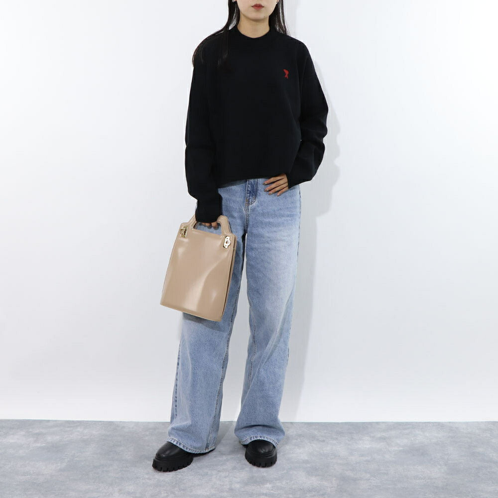 AMI PARIS ニット ブラック ホワイト ハートロゴ 刺繍 UKS046.KN0042