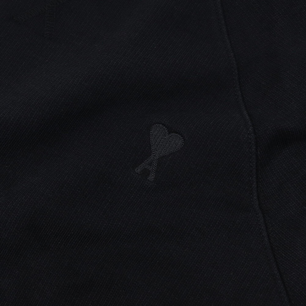 AMI PARIS スウェット ブラック ブルー系 コットン ハートロゴ 刺繍  シンプル USW040.JE0091