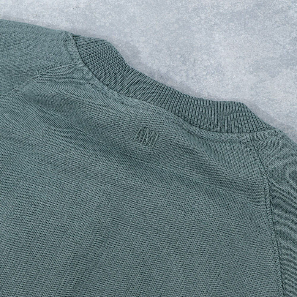 AMI PARIS スウェット ブラック ブルー系 コットン ハートロゴ 刺繍  シンプル USW040.JE0091