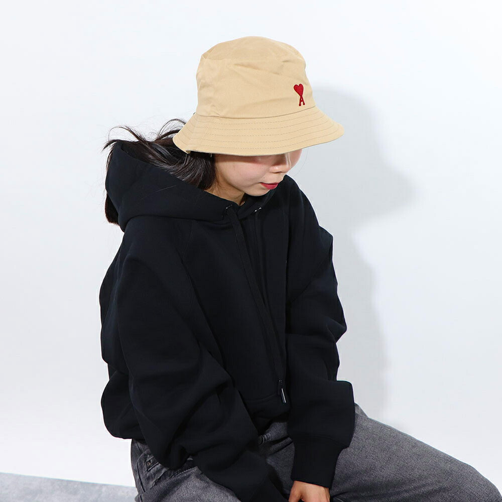 AMI PARIS 帽子 ハット ベージュ バケットハット ハートロゴ 刺繍 UHA246.AW0041