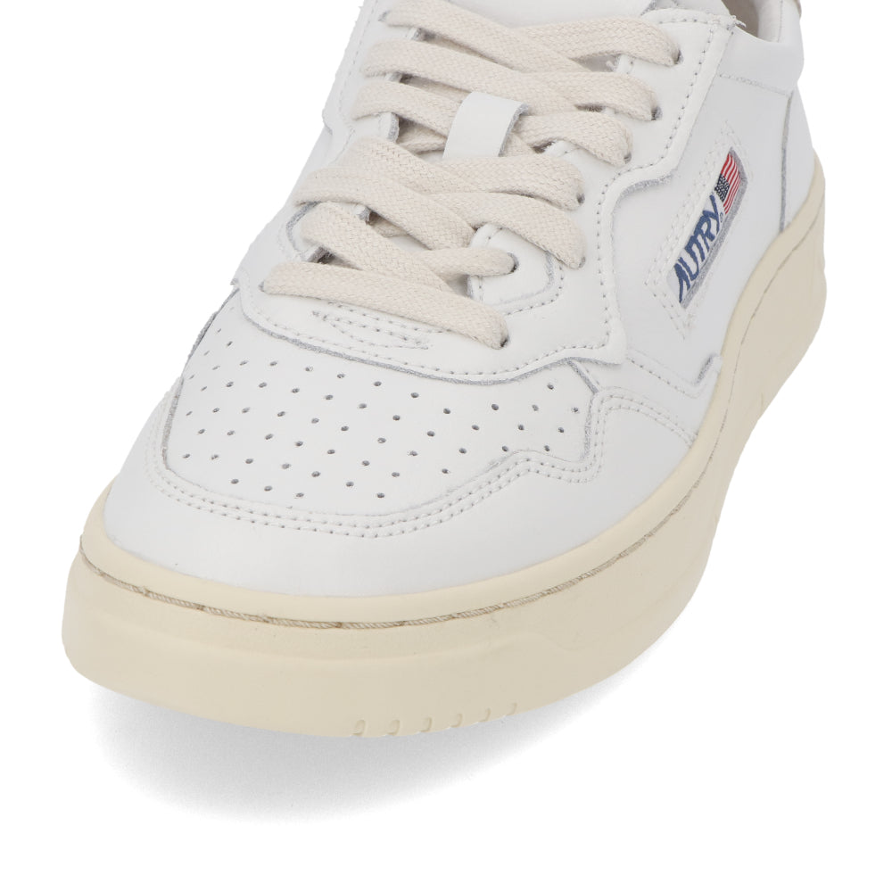 オートリ― ローカットスニーカー  ホワイト ピンク