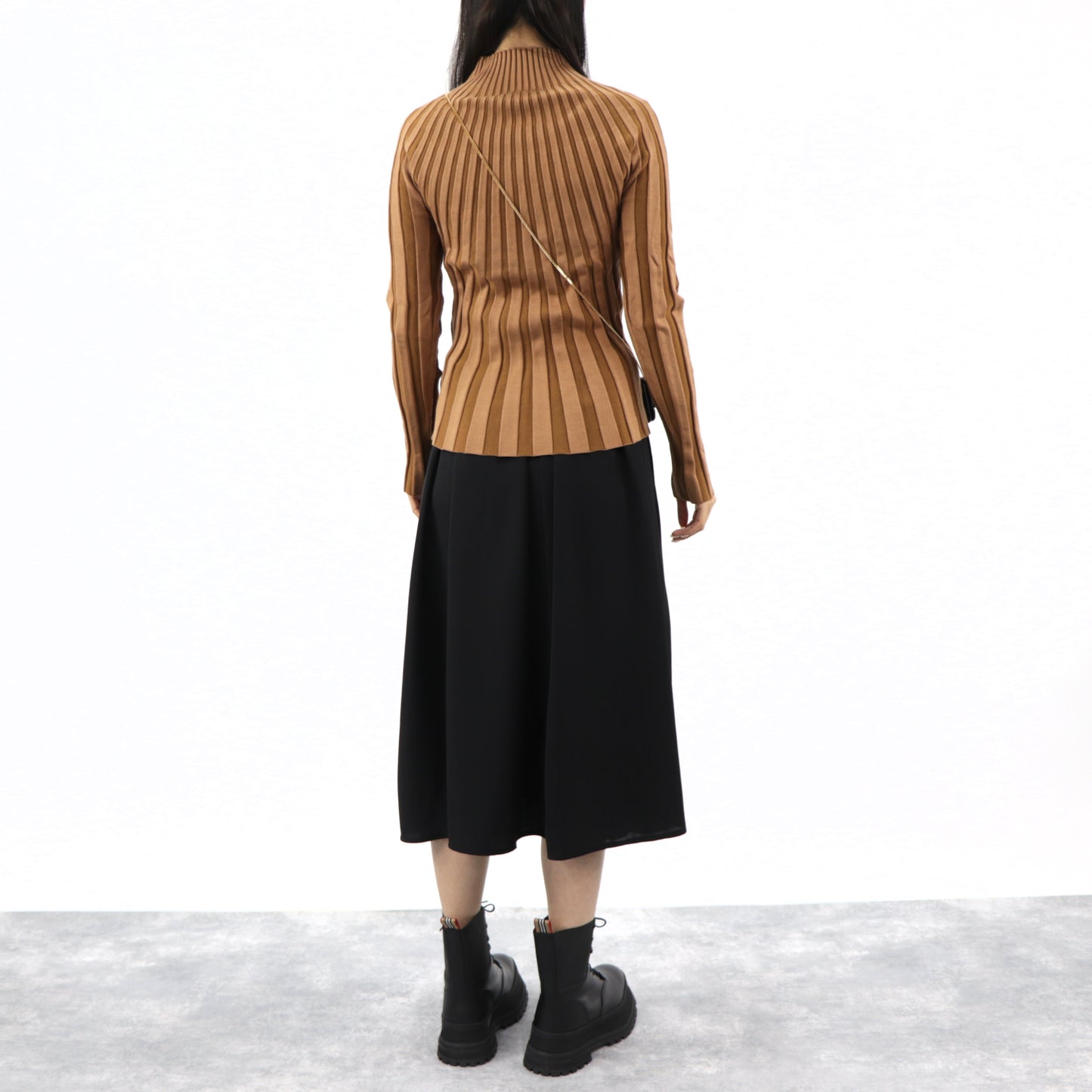 バーバリー ニット 8023921A4572 ブラウン タートルネック