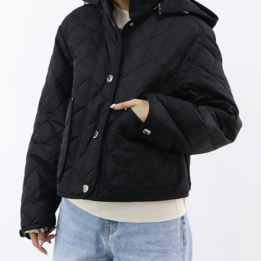 BURBERRY ジャケット ブラック キルティング フード付き ショート丈 8072798