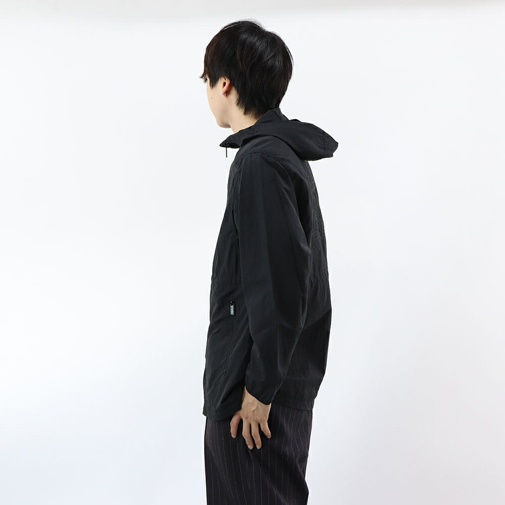 BURBERRY ブラック ナイロンジャケット 軽量ジャケット 8093538