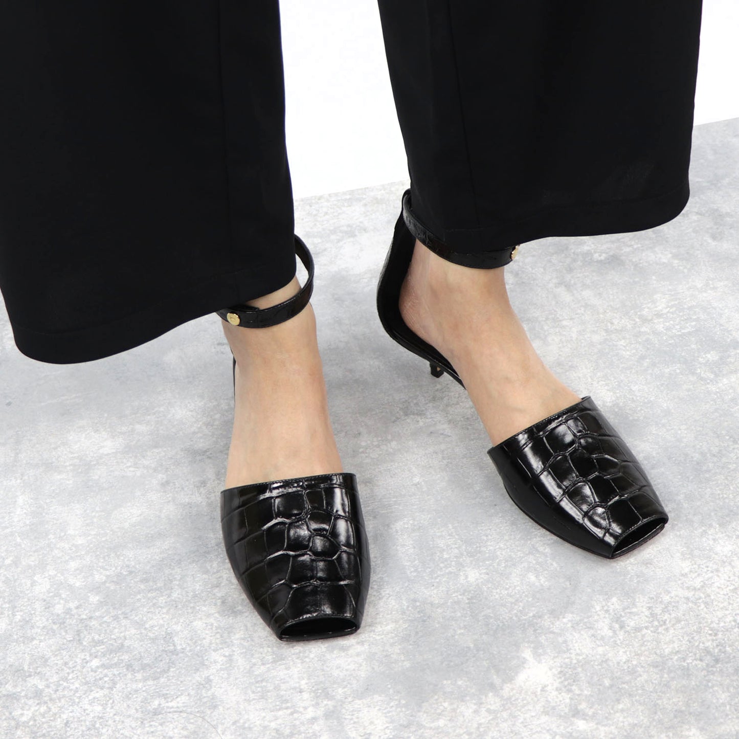 バーバリー パンプス ヒール 8015522 A1189 BLACK