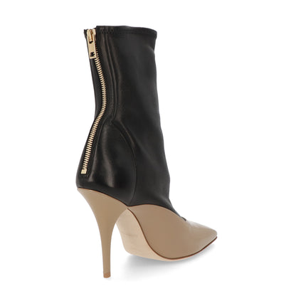 バーバリー ショートブーツ 8015548 A1386 ブラック