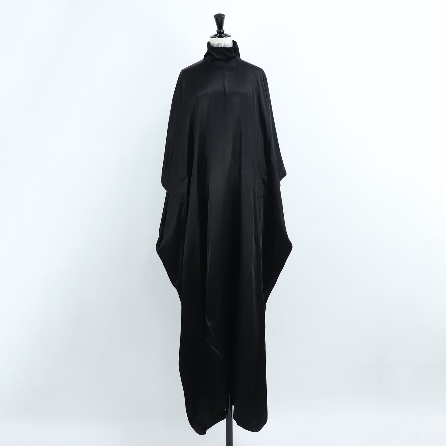 バレンシアガ 719995 TLO28 1000 ワンピース