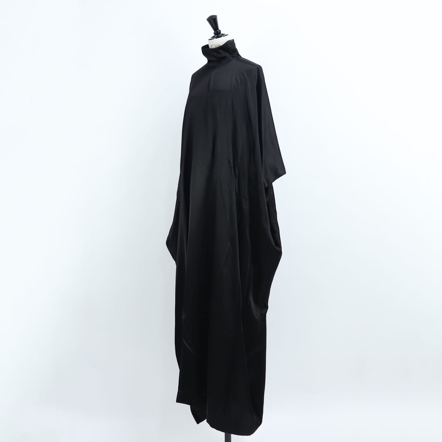 バレンシアガ 719995 TLO28 1000 ワンピース