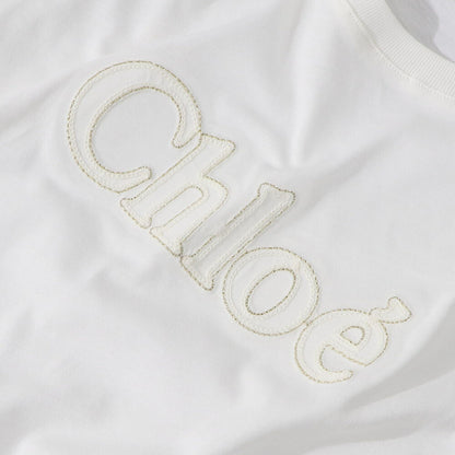 クロエ Chloe トップス Tシャツ・カットソー レディース ホワイト コットン ロゴ 刺繍 クルーネック キッズモデル カットソー 半袖 C20110 117