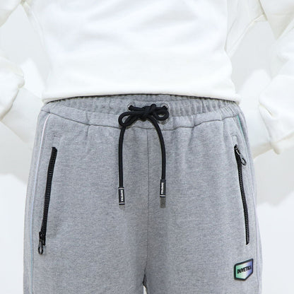 DUVETICA グレー スウェットパンツ ジョガーパンツ ワンポイント VDTP00314