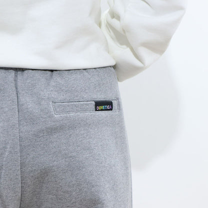 DUVETICA グレー スウェットパンツ ジョガーパンツ ワンポイント VDTP00314