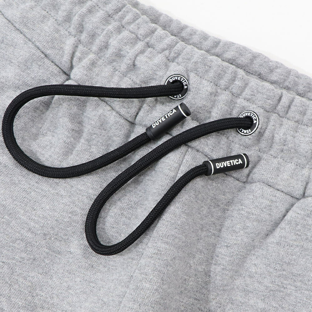 DUVETICA グレー スウェットパンツ ジョガーパンツ ワンポイント VDTP00314