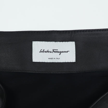 フェラガモ FERRAGAMO レザースカート ブラック
