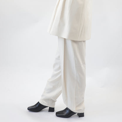 フェラガモ FERRAGAMO パンツ ホワイト系 レディース