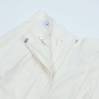 フェラガモ FERRAGAMO パンツ ホワイト系 レディース