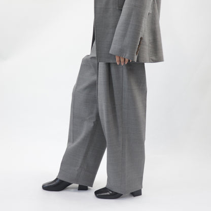 フェラガモ FERRAGAMO プリーツパンツ グレー