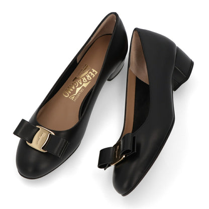 FERRAGAMO パンプス  ブラック ヴァラリボン 575970