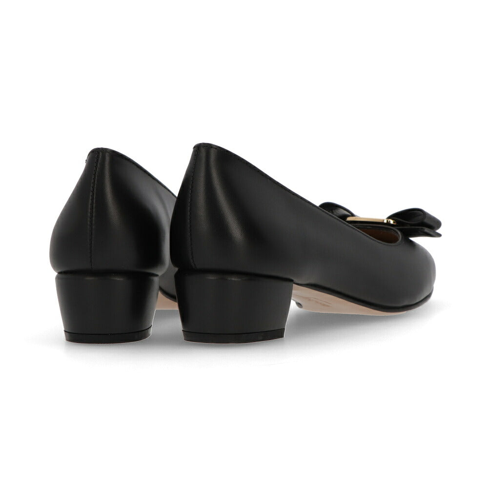 FERRAGAMO パンプス  ブラック ヴァラリボン 575970