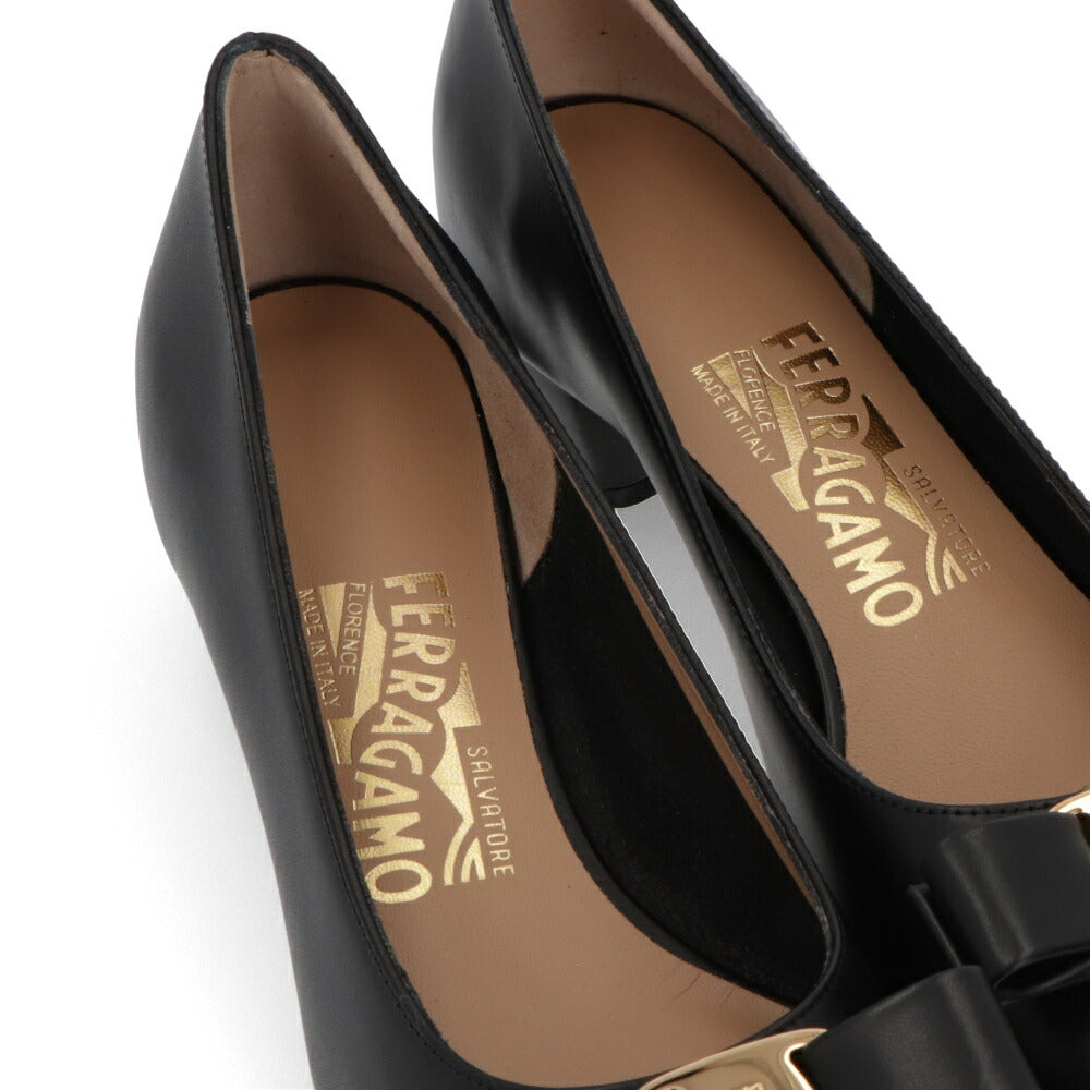 FERRAGAMO パンプス  ブラック ヴァラリボン 575970