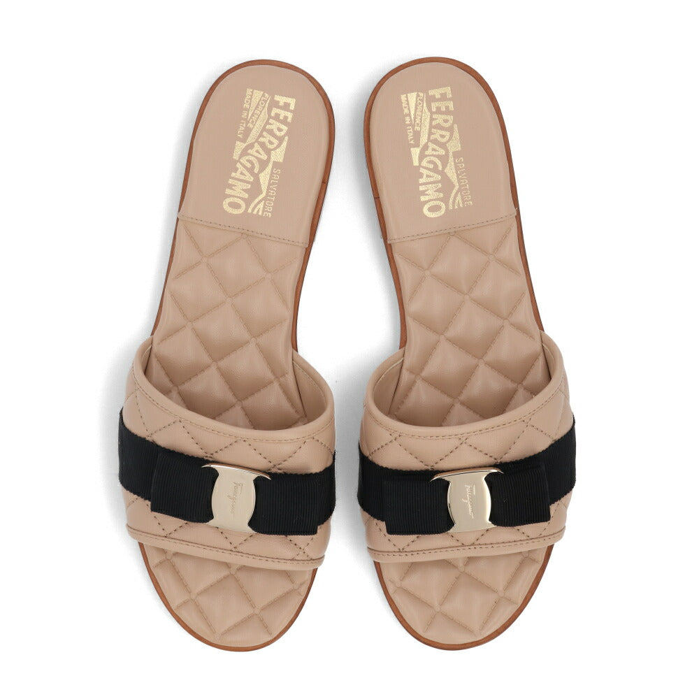 FERRAGAMO サンダル LOVEC ベージュ ヴァラリボン 754668