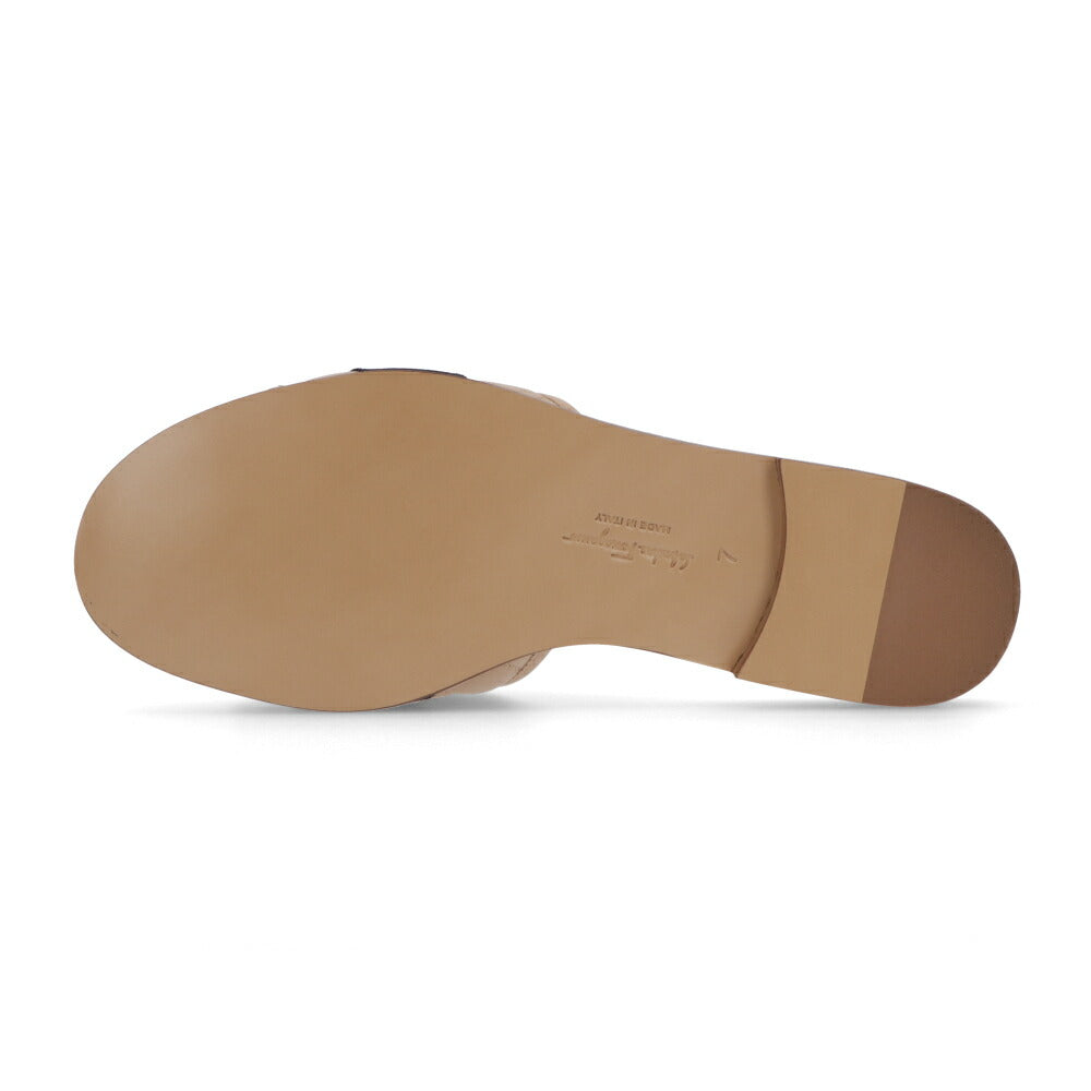 FERRAGAMO サンダル LOVEC ベージュ ヴァラリボン 754668