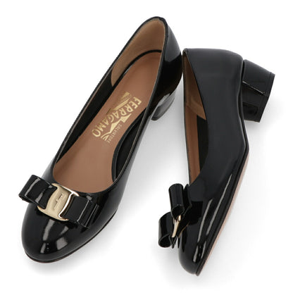 FERRAGAMO パンプス VARA ブラック ヴァラリボン 591963
