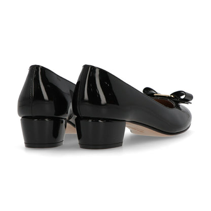 FERRAGAMO パンプス VARA ブラック ヴァラリボン 591963