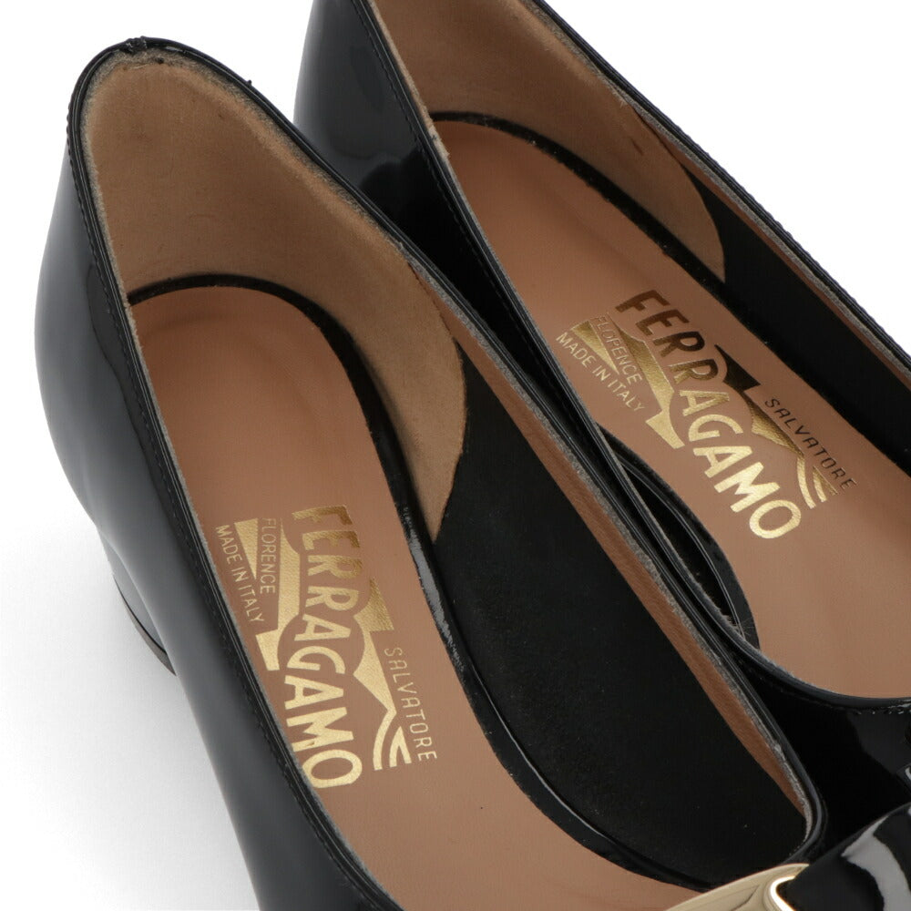 FERRAGAMO パンプス VARA ブラック ヴァラリボン 591963