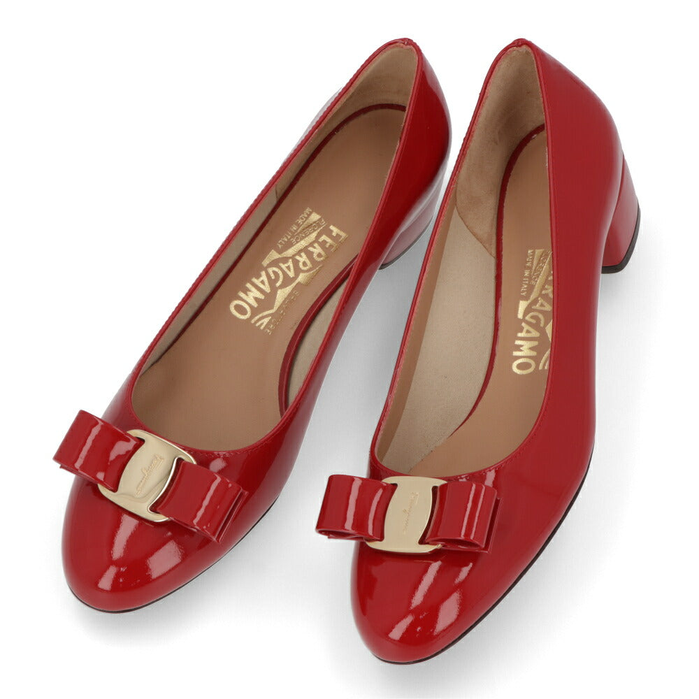 FERRAGAMO パンプス レッド レザー ヴァラリボン   VARA 1 591964