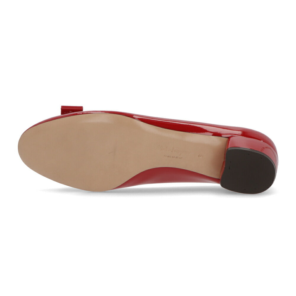 FERRAGAMO パンプス レッド レザー ヴァラリボン   VARA 1 591964