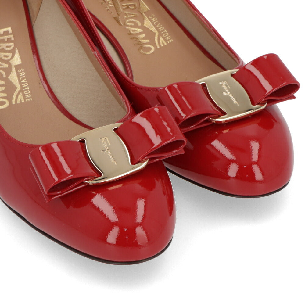 FERRAGAMO パンプス レッド レザー ヴァラリボン   VARA 1 591964
