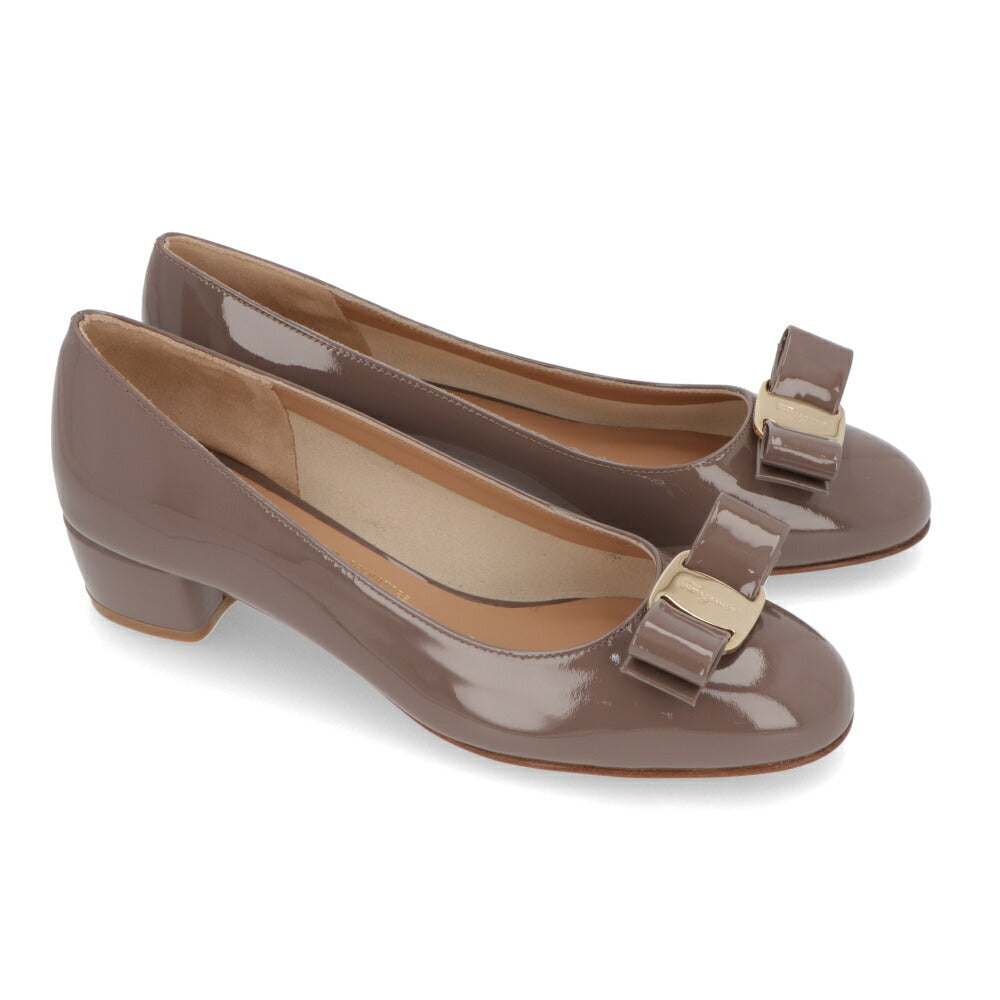 FERRAGAMO パンプス グレージュ レザー ヴァラリボン  VARA 1 740693