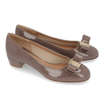 FERRAGAMO パンプス グレージュ レザー ヴァラリボン  VARA 1 740693