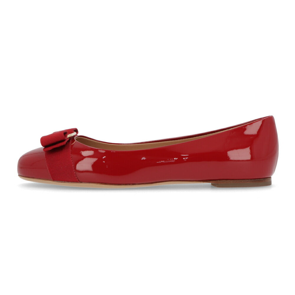 FERRAGAMO パンプス レッド レザー リボン VARINA* 592125