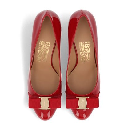 FERRAGAMO パンプス レッド レザー CARLA 70 584309