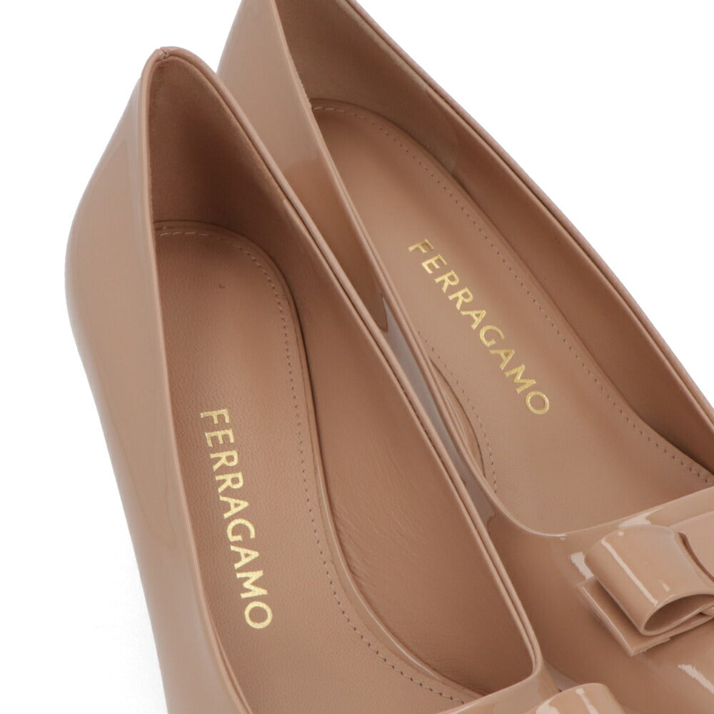 FERRAGAMO パンプス ANZ ベージュ ヴァラリボン  0763727