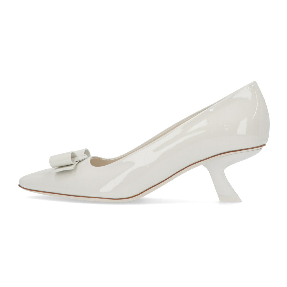 FERRAGAMO パンプス ANZ  ホワイト ヒールあり  0763952