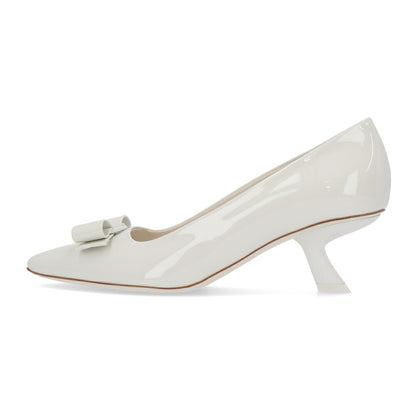 FERRAGAMO パンプス ANZ  ホワイト ヒールあり  0763952