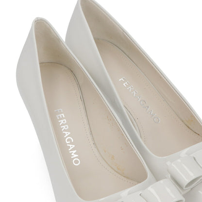 FERRAGAMO パンプス ANZ  ホワイト ヒールあり  0763952