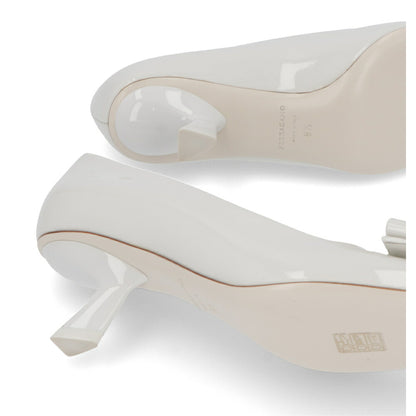 FERRAGAMO パンプス ANZ  ホワイト ヒールあり  0763952