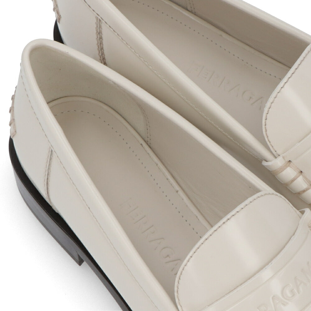 FERRAGAMO レザーシューズ IRINA ホワイト フラットシューズ ローファー 0763991